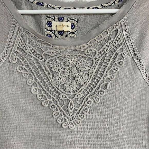 Meadow Rue Tunic Top Shirt Crochet Long Sleeve Peplum Ruffle Sz S - Picture 3 of 5